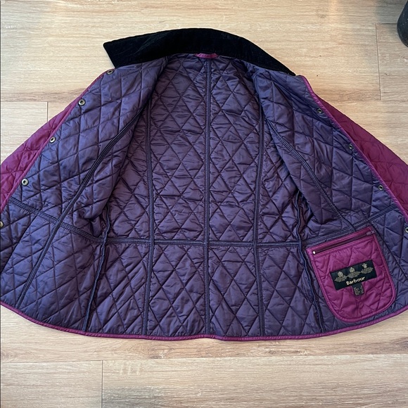 Barbour Women’s Summer Liddesdale Quilted Jacket in a rare Dark Cherry Size US 4 - Picture 4 of 14